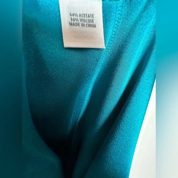 St. John Turquoise Embellished Ensemble 3 piece,pants size 10 blouse size large - Picture 16 of 17